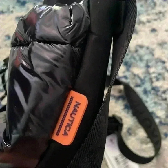 Nautica seas the day black fanny pack or Crossbody bag recycled materials NWT - Picture 6 of 8